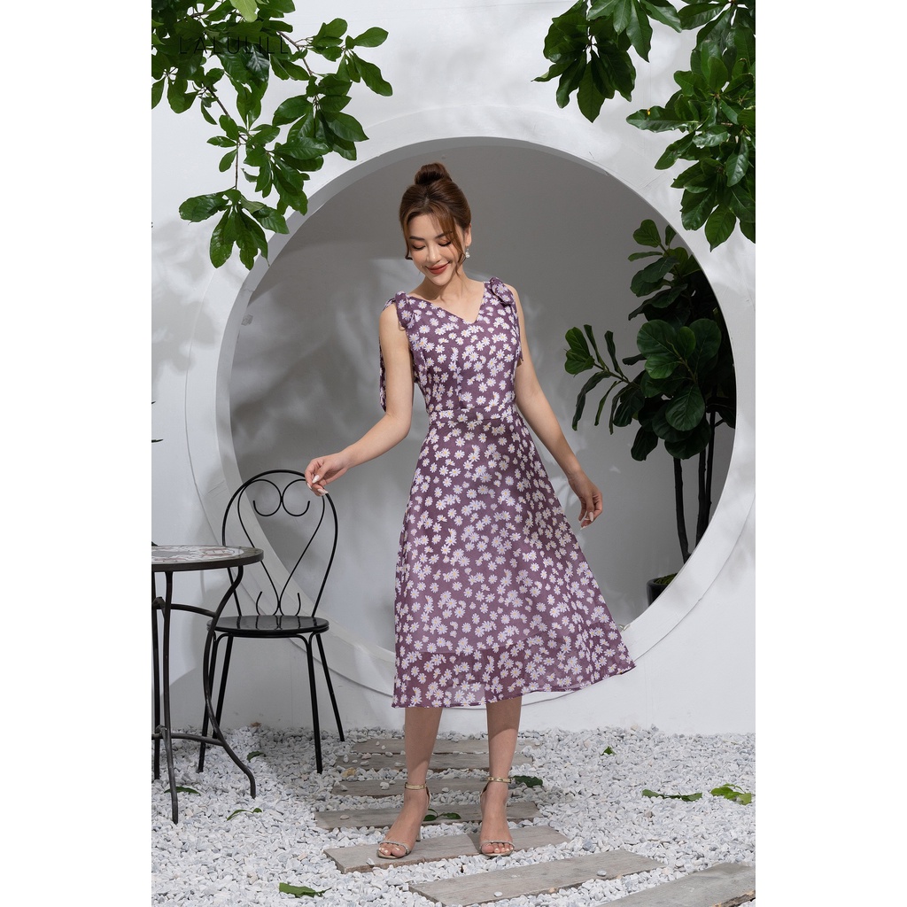LALULILL - Đầm sát nách cổ V nơ vai tím hoa trắng LDL2265505