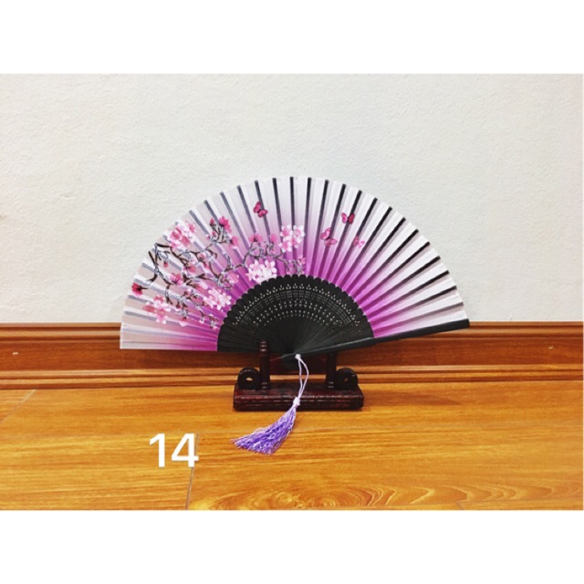 Quạt cổ trang dây tuyến hoa đào