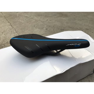 Yên xe đạp thể thao Fizik Airone gọng thép