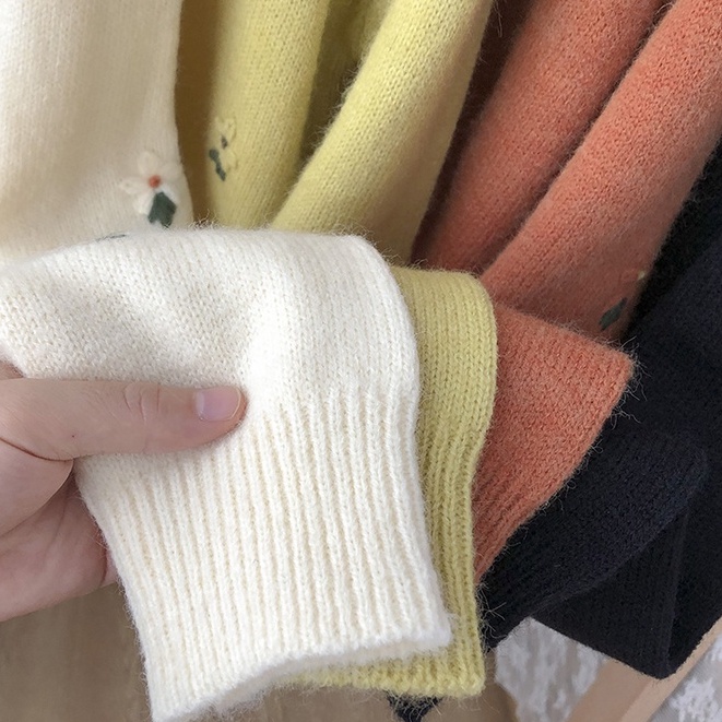 Áo len cardigan thêu hoa nổi
