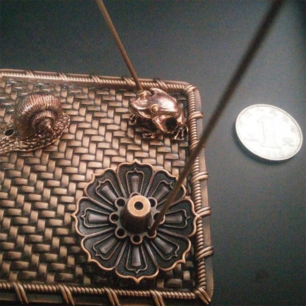 Giá Đỡ Đốt Trầm Hương 9 Lỗ Hình Hoa Sen / Tượng Hoa Cho Que / Tượng Hình Nón / Thủ Công: 1 Cái