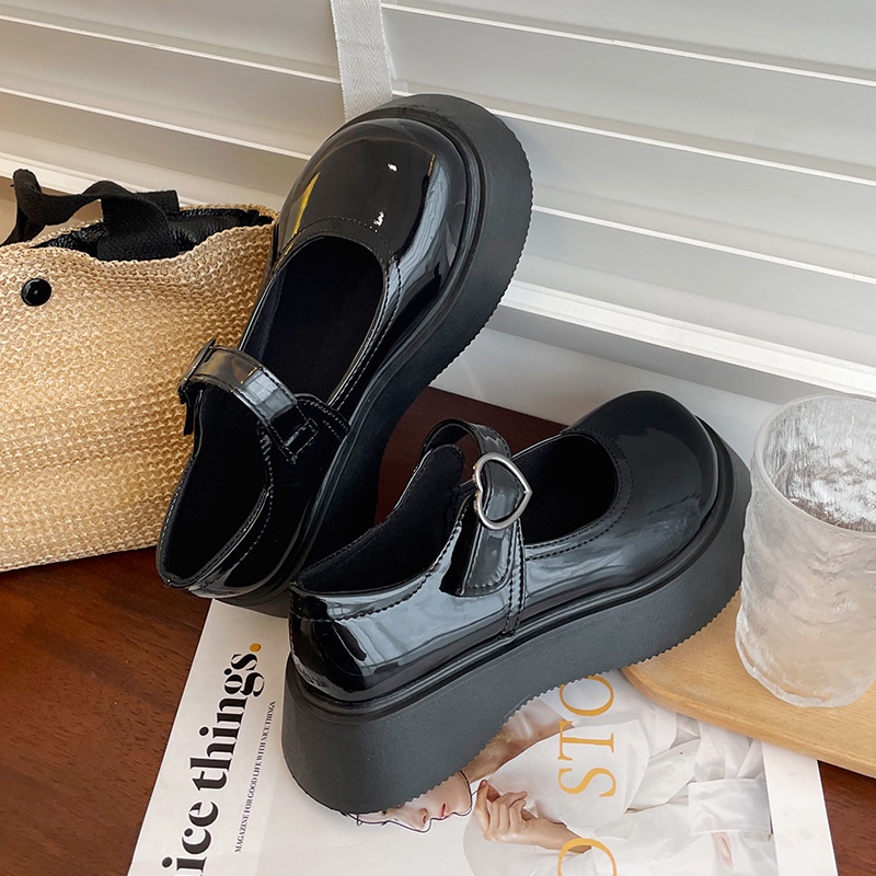 Giày Mary Janes khuy tim xinh xắn