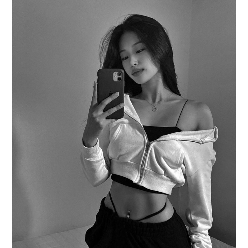 [Mã FAGREAT1505 giảm 8% tối đa 50K đơn 250K] Áo khoác - Hoodie croptop | BigBuy360 - bigbuy360.vn