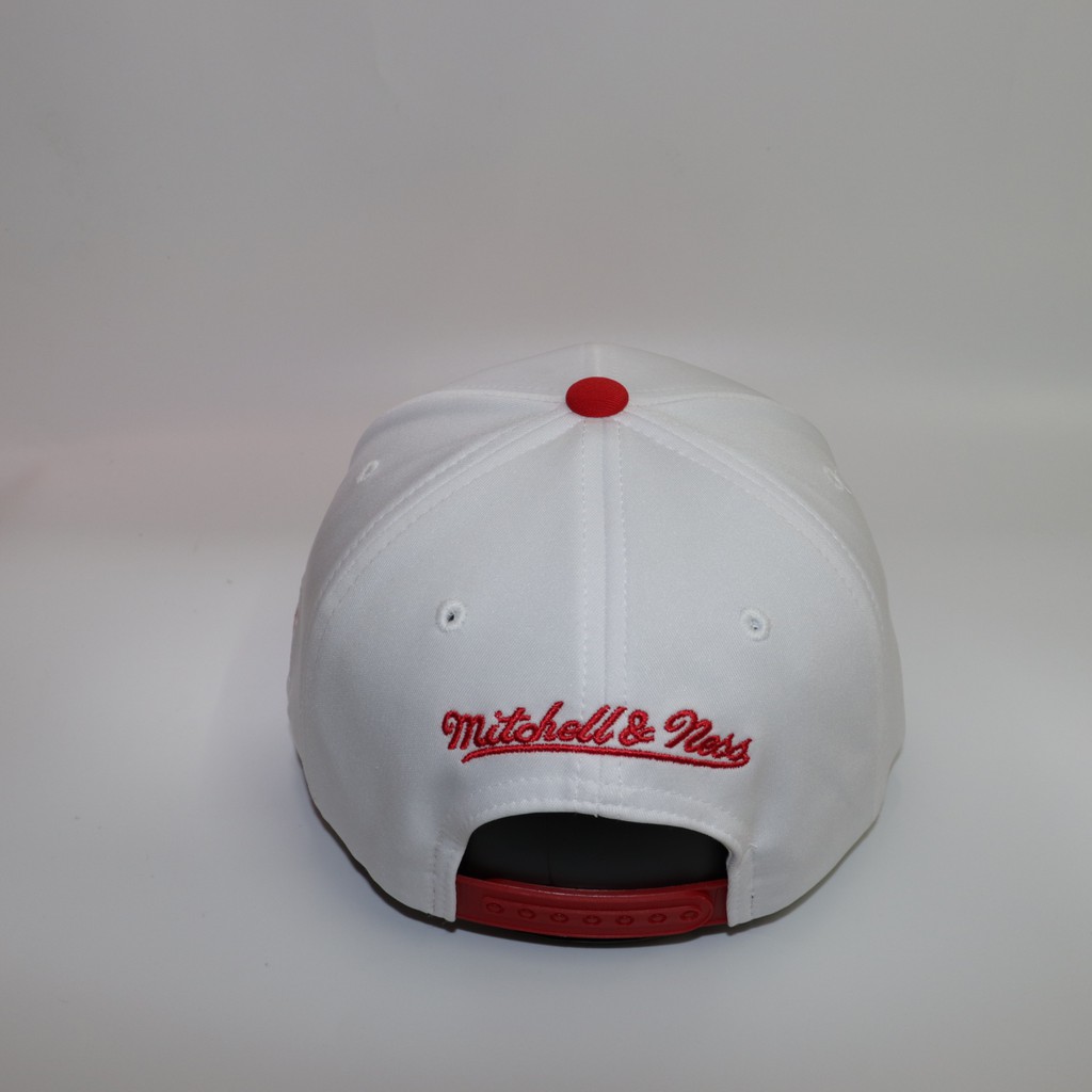 [ HOT HOT] Nón Snapback Bulls Chicago Trắng Kết Đỏ Rực Rỡ