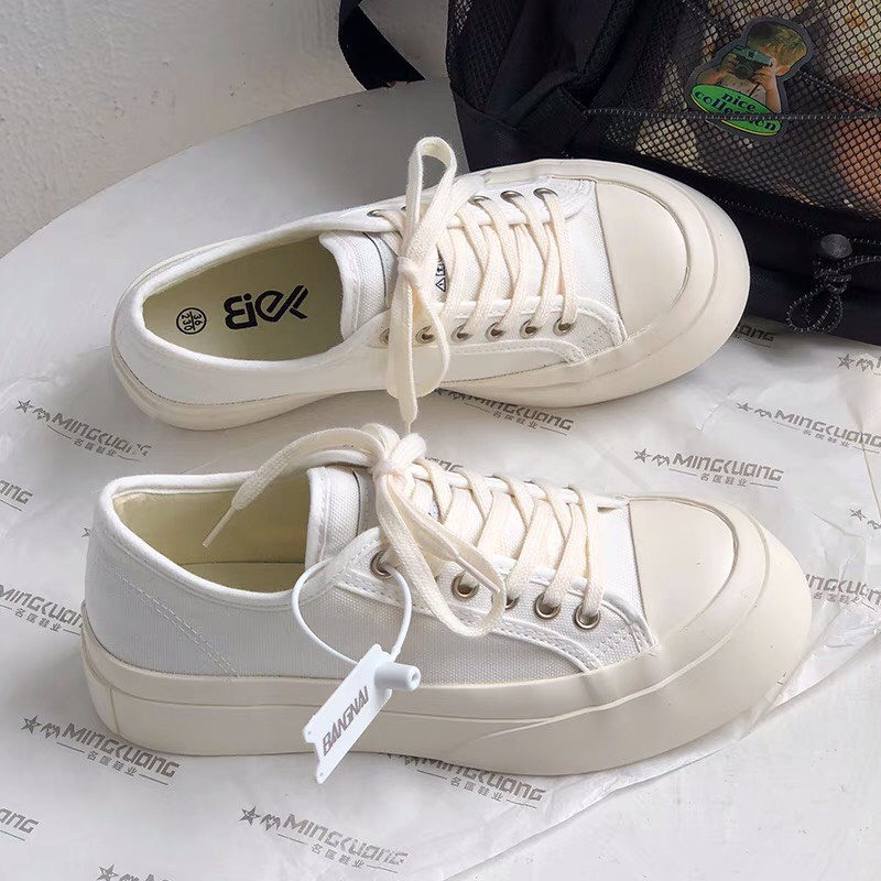 [ TẤT CỔ CAO QUÀ TẶNG ] Giày Thể Thao Nữ Bata kiểu sneaker cá tính LK90