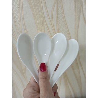 Muỗng Sứ Trắng