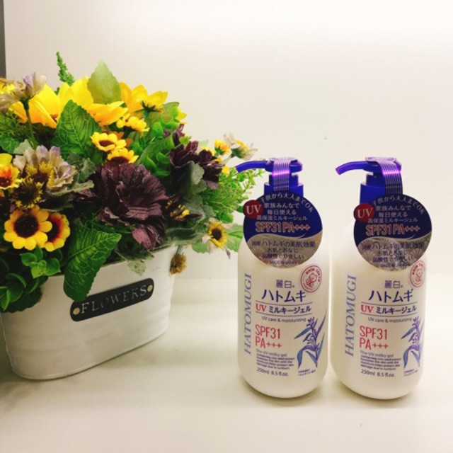 Sữa dưỡng thể trắng da và chống nắng hatomugi