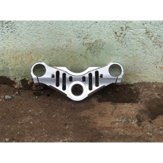 Chảng ba nhôm cnc cho satria raider fi