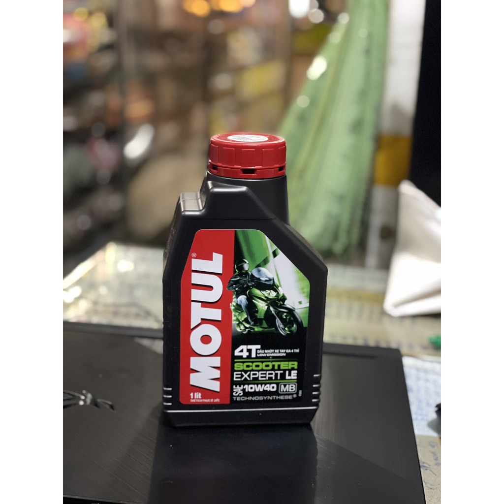 Dầu nhớt cao cấp dành cho xe tay ga Motul Scooter Expert LE 10W40 0,8-1 Lít