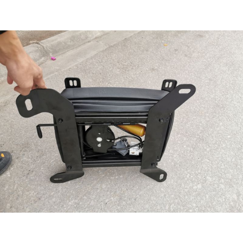 Đế ghế hơi CHẾ cho xe tải nhẹ và tải trung, đế ghế hơi xe 16 chỗ, 29chỗ, 32 chỗ, bệ ghế hơi xe du lịch