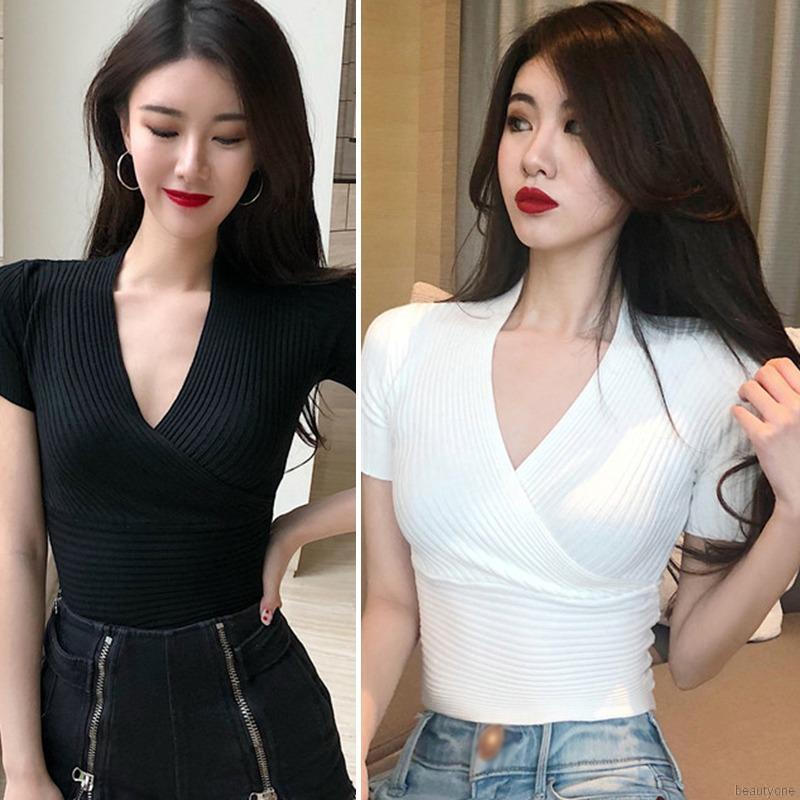 Áo dệt kim tay ngắn thiết kế cổ chữ V quyến rũ