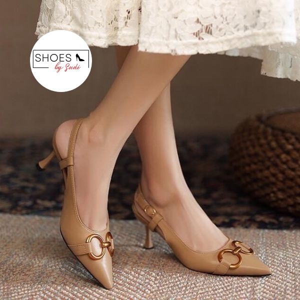 Guốc nữ SUDI G34-BAF cao 5p bít mũi biểu tượng hình tròn nối nhau có quai hậu với 3 màu trắng đen nâu dễ phối đồ