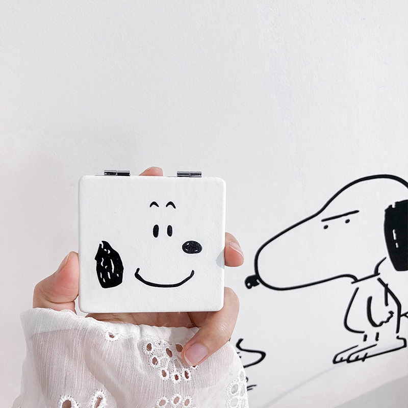 Gương trang điểm mini in họa tiết Snoopy dễ thương