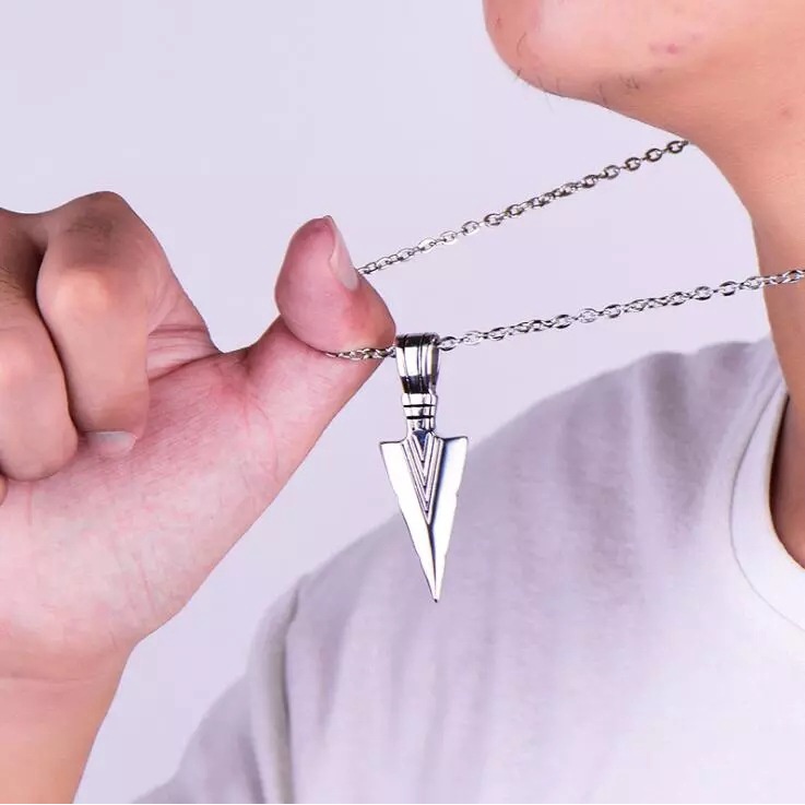 Vòng cổ dây chuyển nam titan hình mũi tên thép không rỉ ngầu cá tính