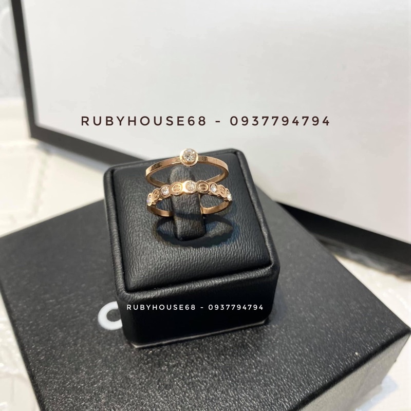 Trụ gài nhẫn da PU cho shop