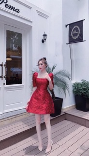 ĐẦM GẤM ĐỎ TAY PHỒNG