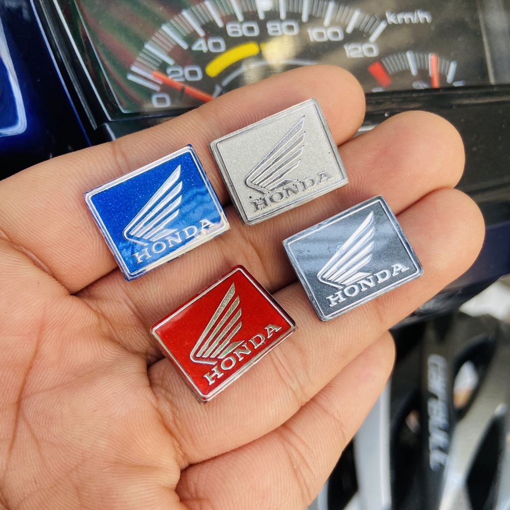 Tem logo cánh chim honda nhỏ hàng như zin gắn đồng hồ, bảng số