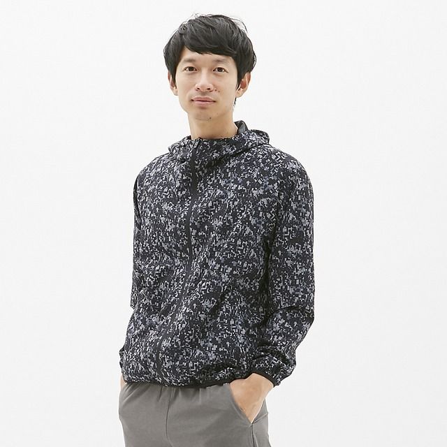 Áo khoác gió nam có mũ của GU