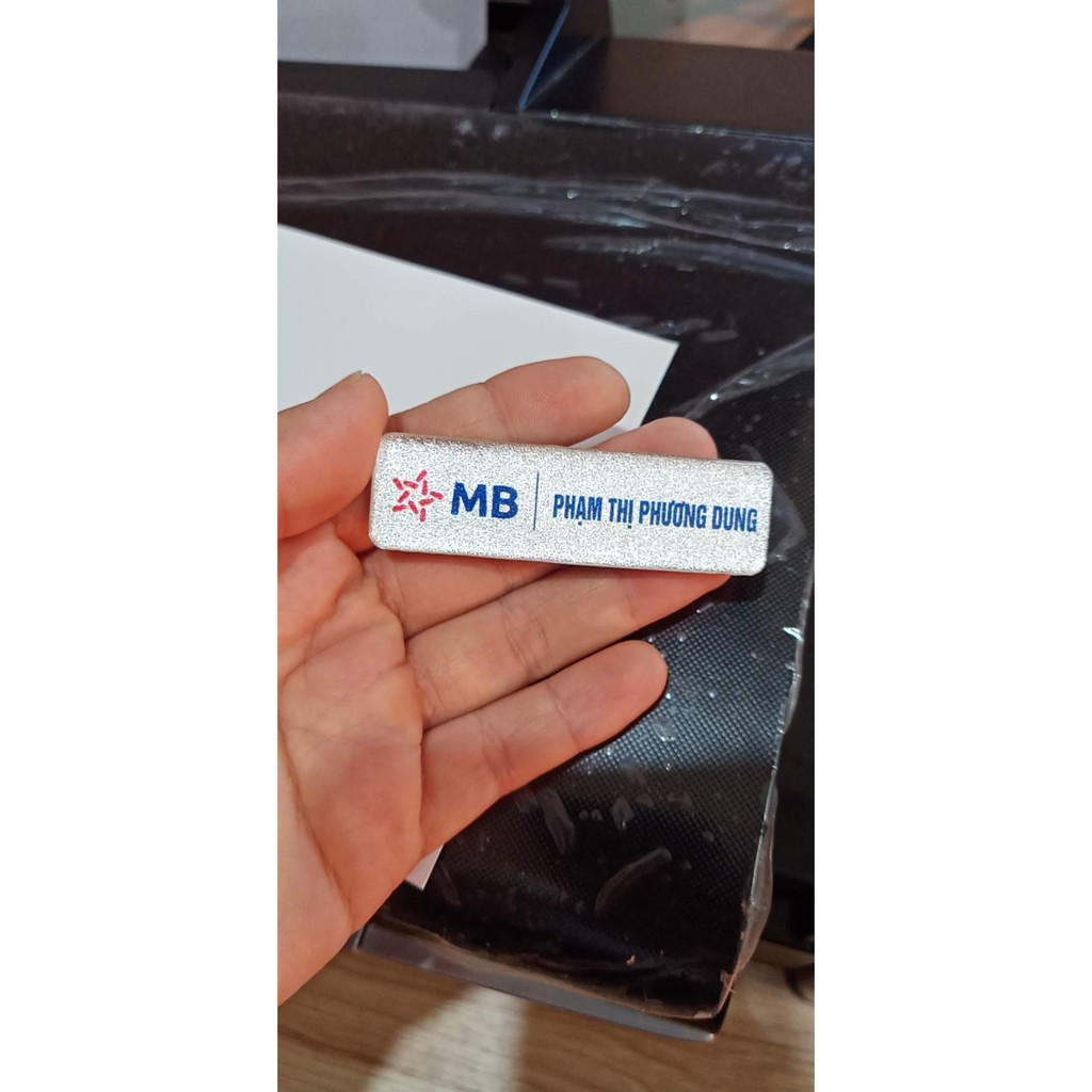 Thẻ tên nhân viên cài áo dùng nam châm, name tag