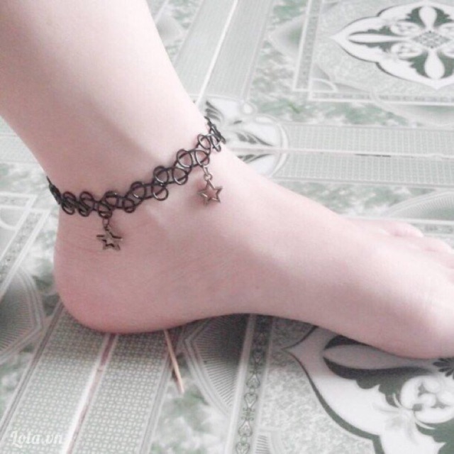 Tatoo chân ngôi sao