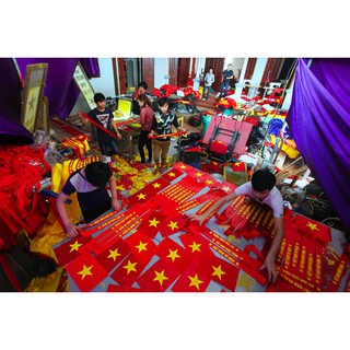 COMBO ÁO VIỆT NAM CỜ ĐỎ SAO VÀNG & BĂNG RÔN ĐEO ĐẦU & STIKER DÁN MẶT VIỆT NAM VÔ ĐỊCH