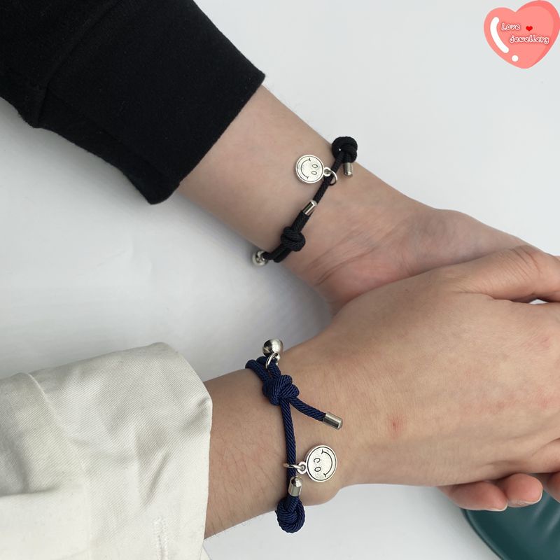 1 Cặp Vòng Tay Mặt Cười Có Nam Châm