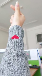 Áo len tim thêu nam nữ