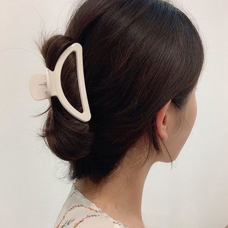 Kẹp tóc càng cua bản tam giác HOT trend 8,5 cm