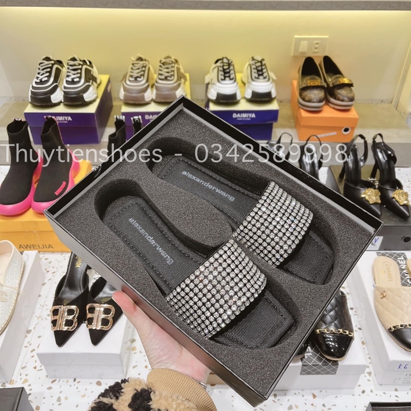 Dép nữ đá thêu siêu cấp fullbox bill túi giấy . Thuytienshoes