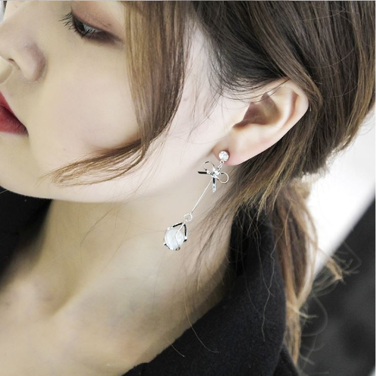 Khuyên Tai Dáng Dài Đính Hạt Tròn To i21