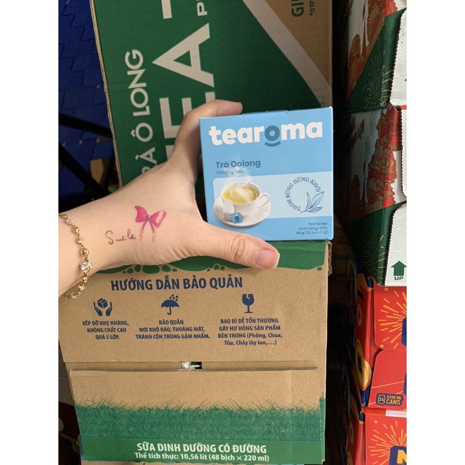 Một hộp trà túi lọc Tearoma