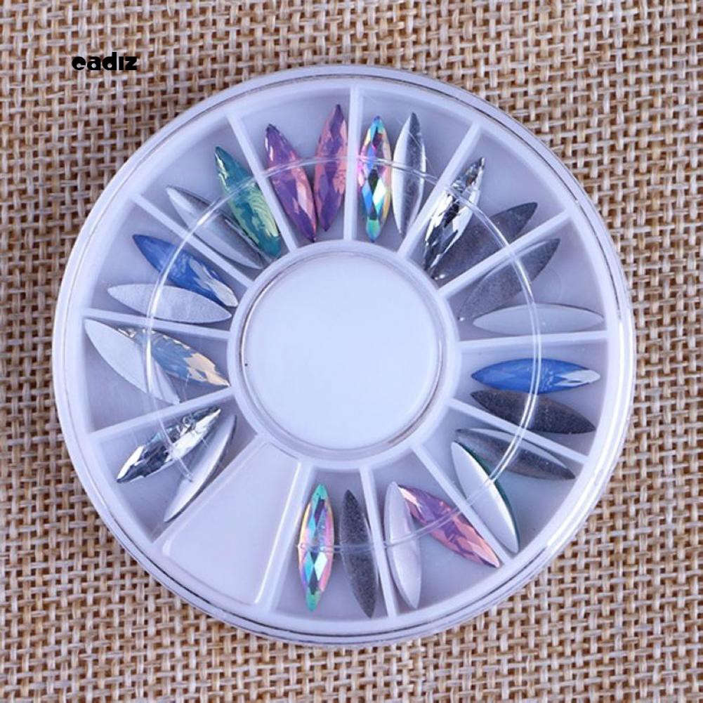 Hộp đá đính móng tay 3D lấp lánh