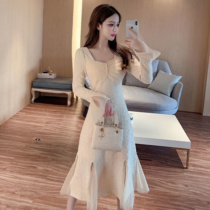 Đầm đen dáng ôm thời trang thu đông Pháp 2021