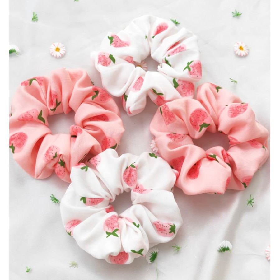 [Mã FAGOGO giảm 12% đơn 99K] Dây buộc tóc scrunchies hình quả dâu tây | BigBuy360 - bigbuy360.vn
