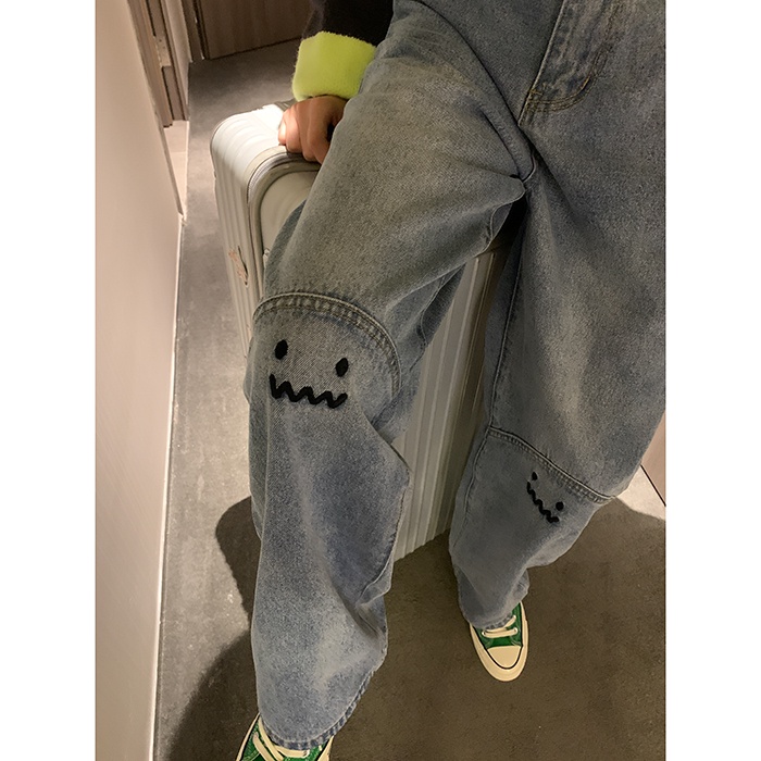 Quần jean ống rộng lưng cao phối thêu mặt cười phong cách cổ điển | BigBuy360 - bigbuy360.vn