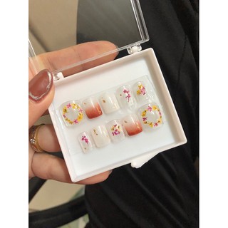 Nail box móng giả úp thiết kế ẩn hoa khô
