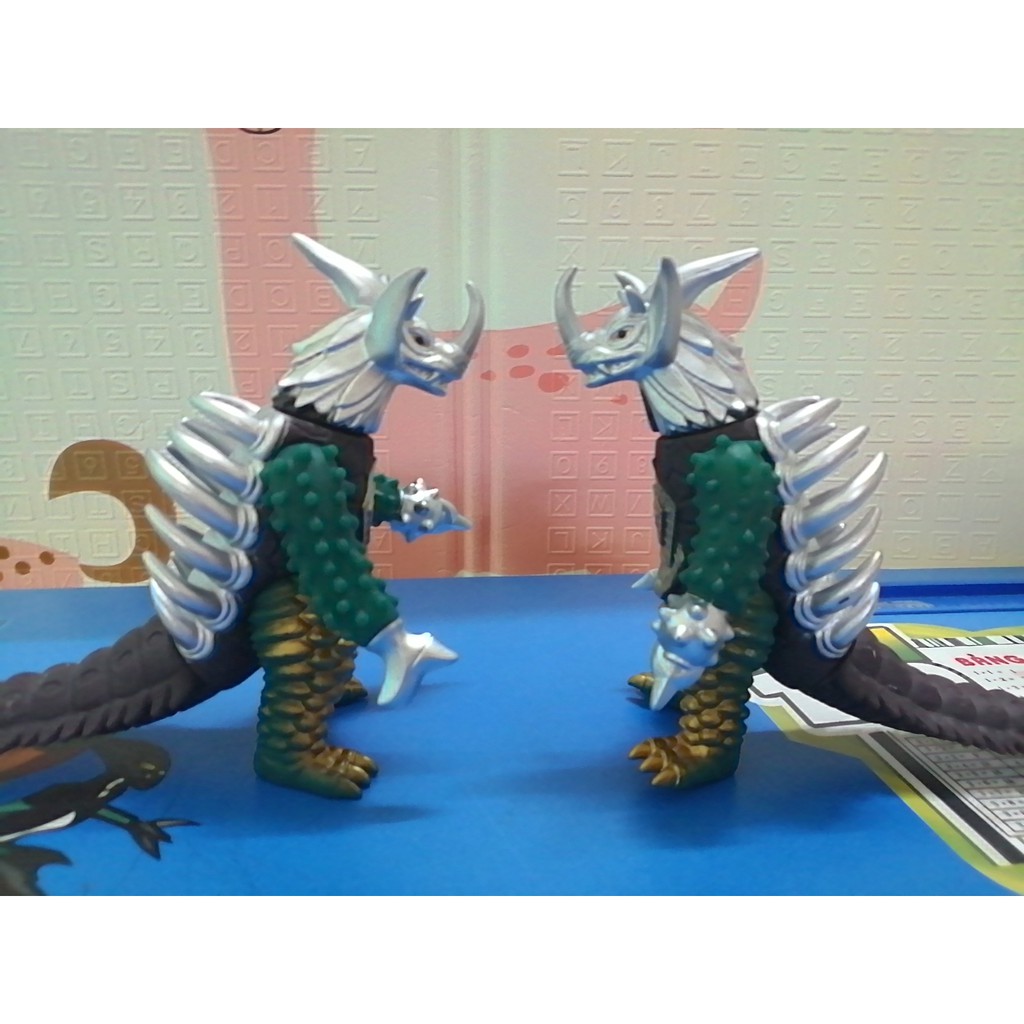 Mô hình Quái vật King Tyrant Kaiju Bandai Ultraman Monster Serie Siêu nhân điện quang