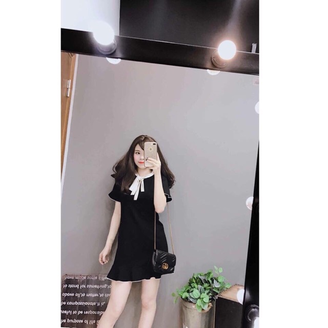 Đầm đen nơ trắng