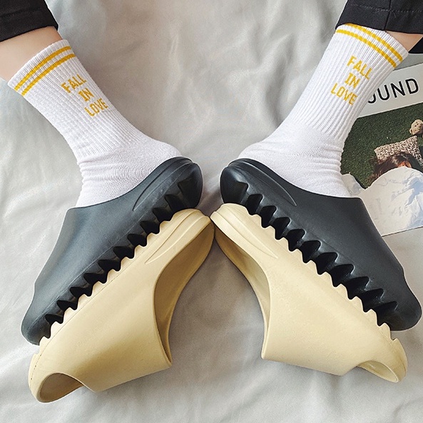 Dép Sandal Thể Thao Đế EVA Mềm Chống Mòn Thời Trang Đi Biển Cho Nam Và Nữ