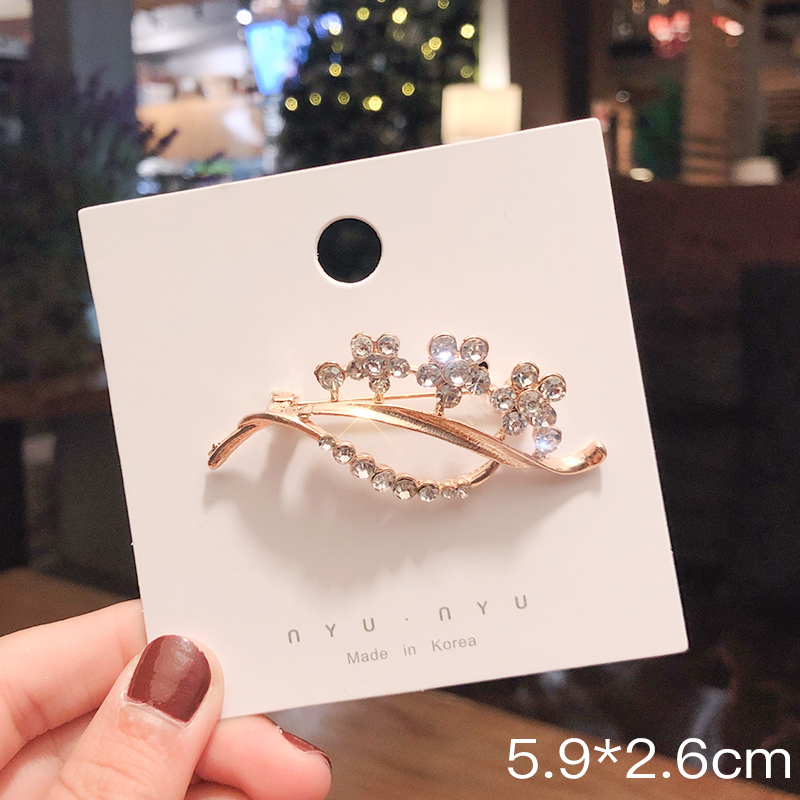 Ghim Cài Áo Hình Bông Hoa Đính Pha Lê Giả Sang Trọng Thời Trang Cho Nữ