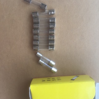 Bộ 10 cầu chì 3a 5x20mm