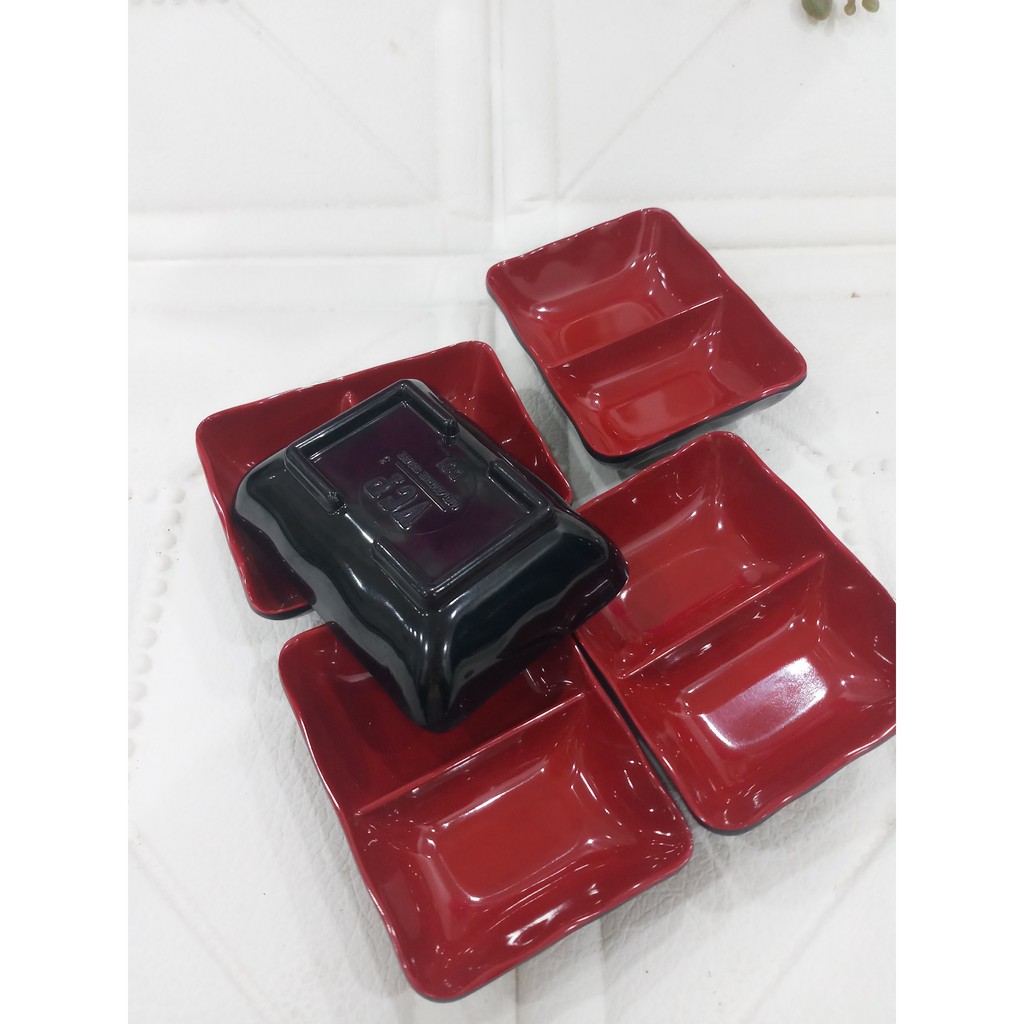 Bát chấm gia vị, đĩa đựng muối 2 ngăn chất liệu nhựa cao cấp màu đỏ đen