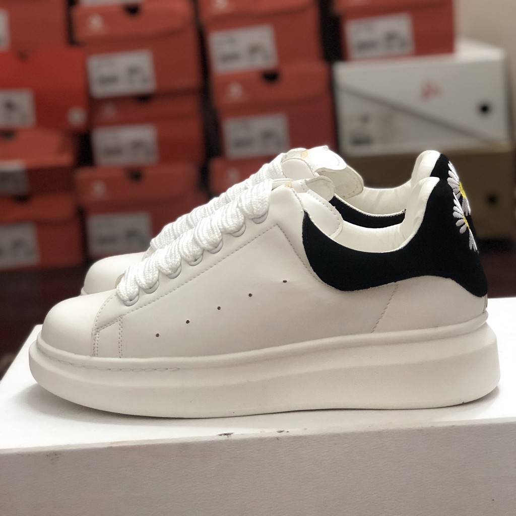[KÈM QUÀ TẶNG] Giày Sneaker Mc Trắng Hoa Cúc Tăng Chiều Cao 5 cm Đủ Size Nam Nữ  | BigBuy360 - bigbuy360.vn