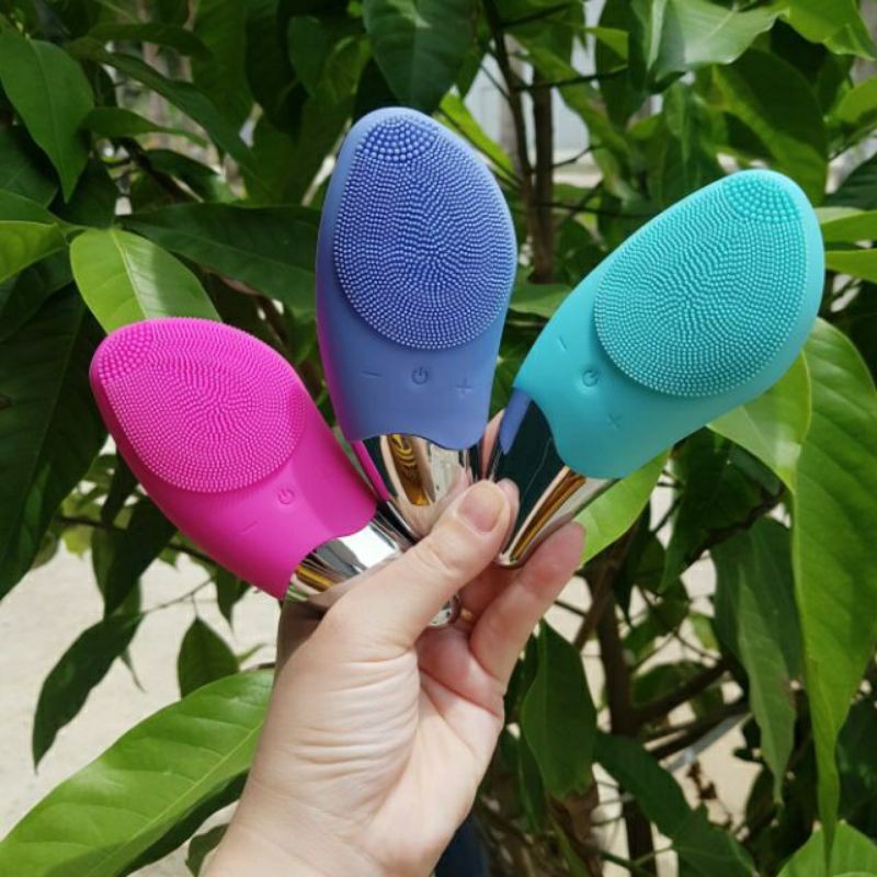 Máy rửa mặt mat xa nâng cơ