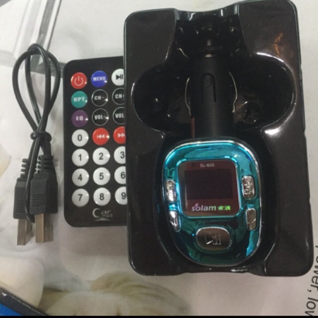 Tấu nghe nhạc MP3 trên ô tô