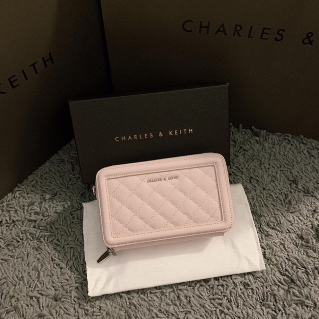 Túi xách charles and keith