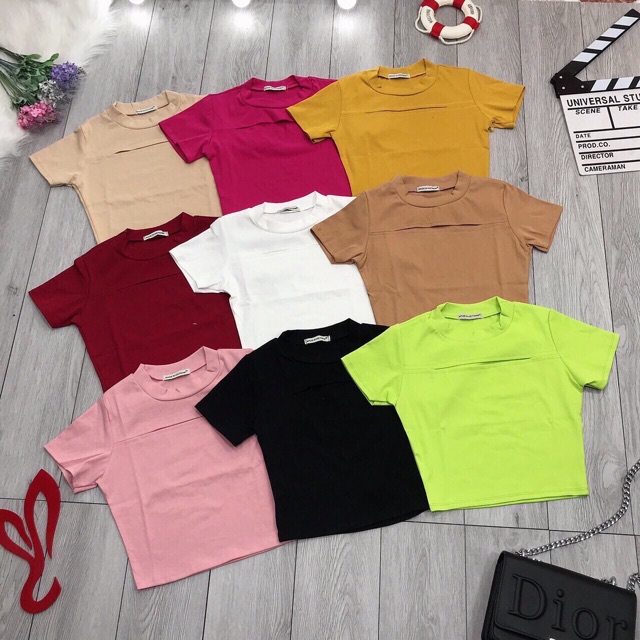 Áo thun xẻ ngực croptop