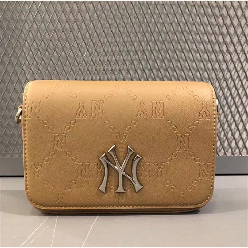 Túi Đeo Chéo M.L.B Hoạ Tiết Dập Nổi Hình Kim Cương Limited Cá Tính Siêu Đẹp