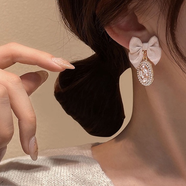 Đôi Khuyên Tai Ngọc Trai Thời Trang Hàn Quốc Năm 2023 Dành Cho Nữ