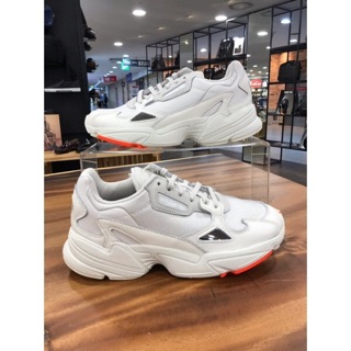Giày thể thao adidas nam nữ